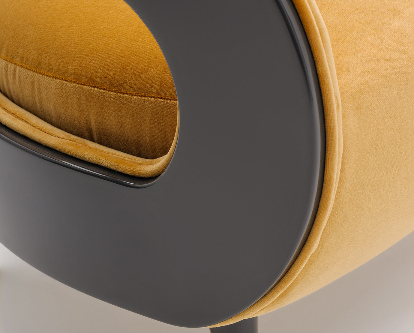 Ghế bành Turri Miller