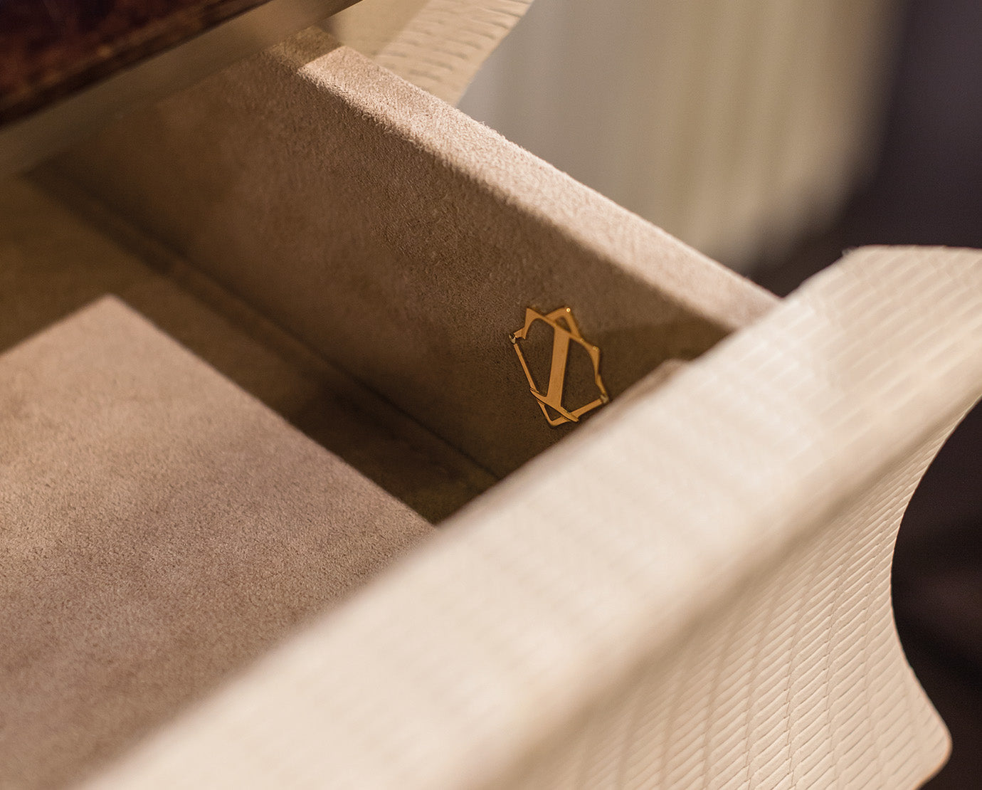 Bàn trang trí Turri Noir